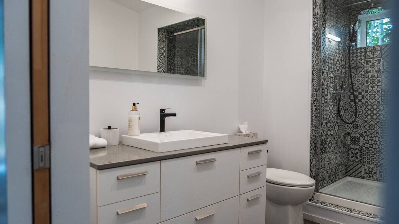 Photo of Bathroom in Argenteuil Regional County Municipality