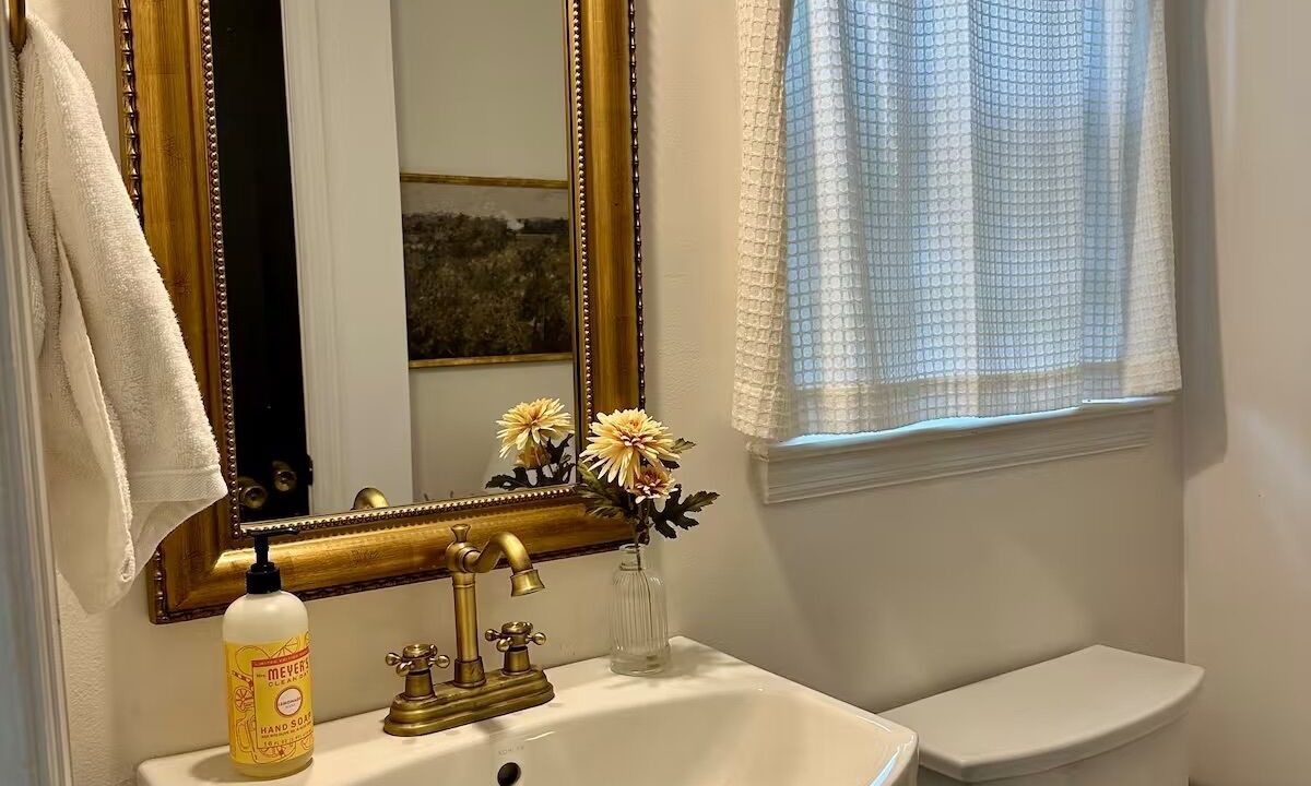 Photo of Bathroom in Smyrna