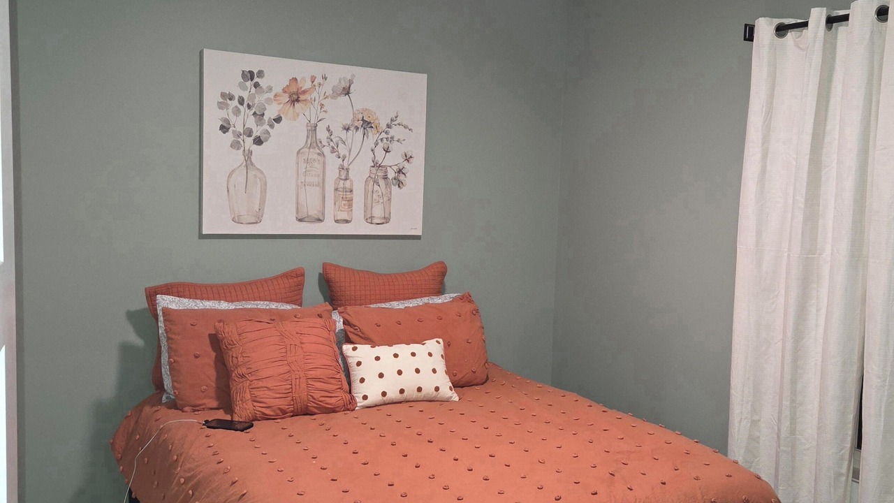 Photo of Bedroom in Heltonville