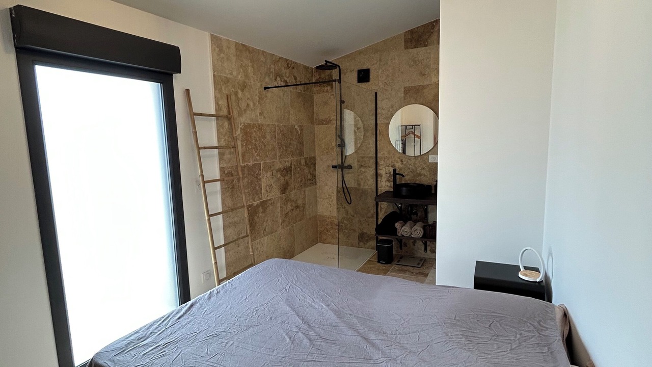 Photo of Bedroom in Mours-Saint-Eusebe