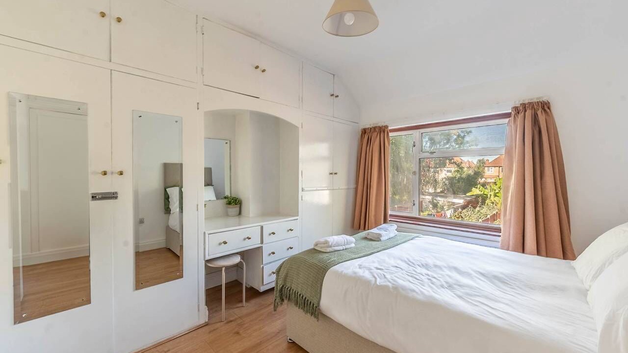 Photo of Bedroom in Roxbourne