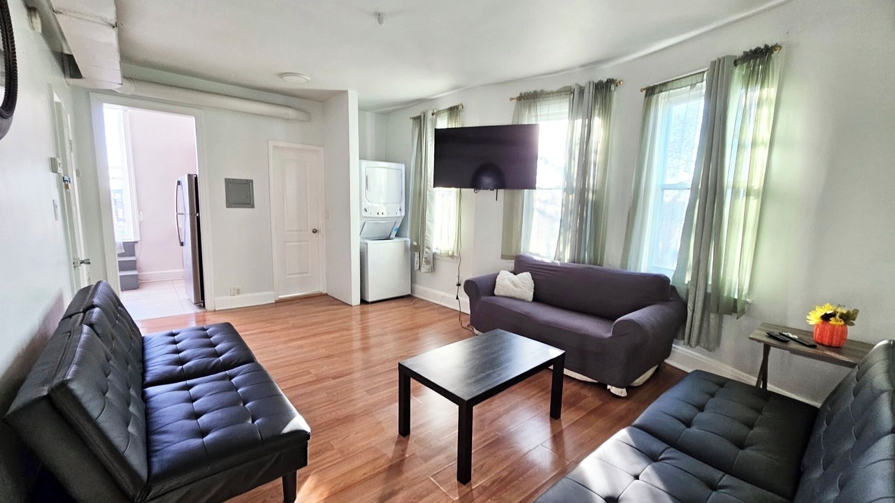 Photo of Livingroom in Old Goucher