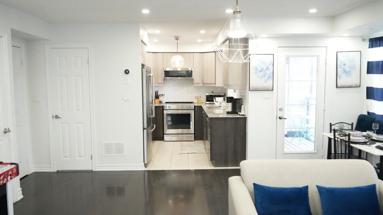 Photo of Livingroom in Mount Pleasant