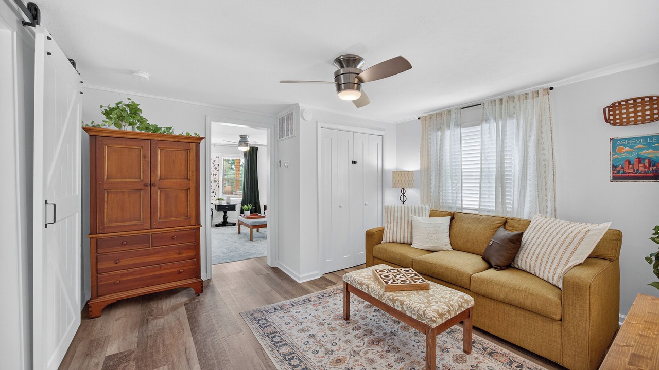 Photo of Livingroom in Greensboro