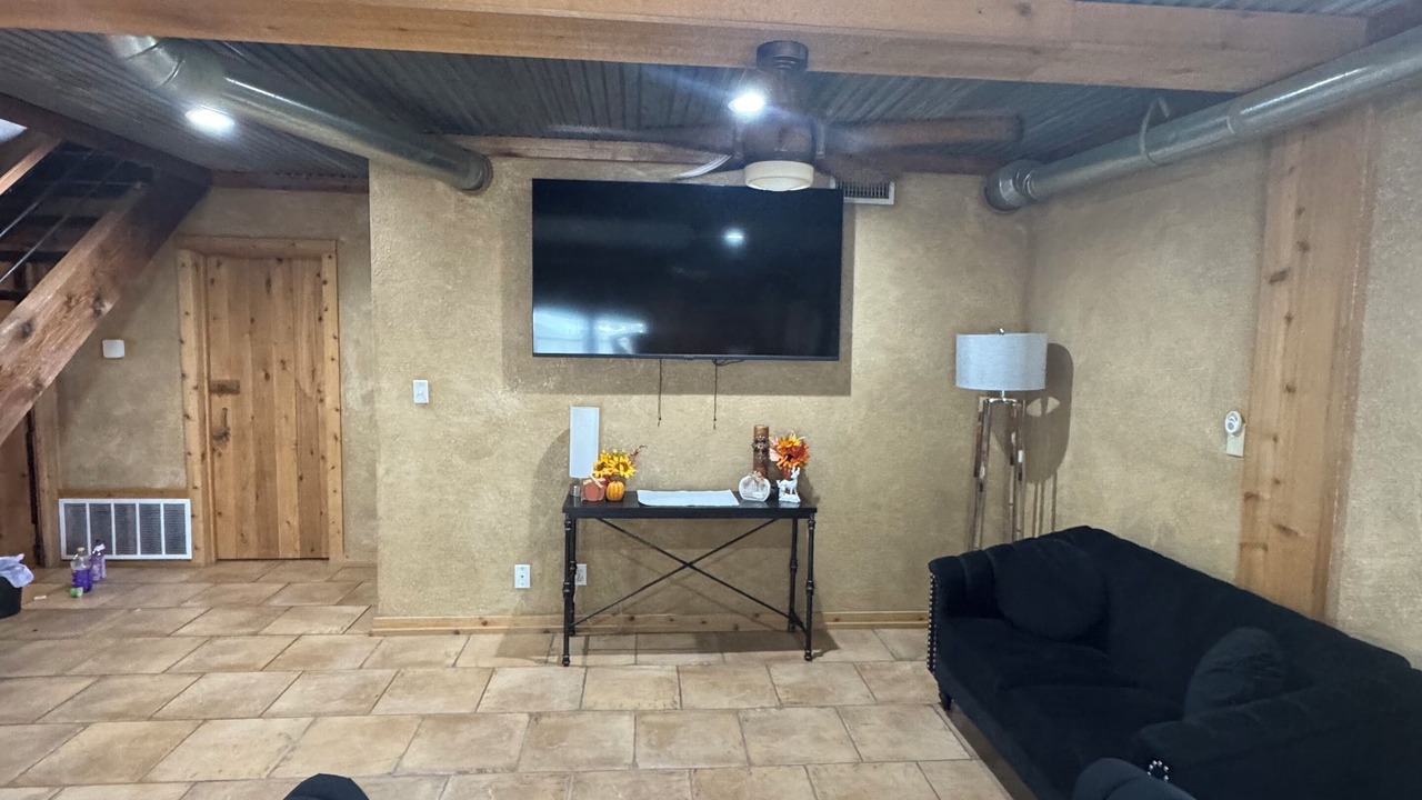 Photo of Livingroom in Midland