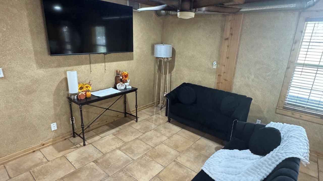 Photo of Livingroom in Midland