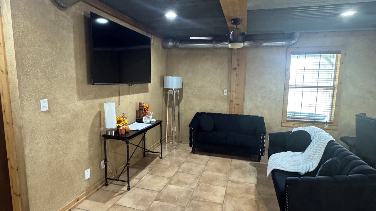 Photo of Livingroom in Midland
