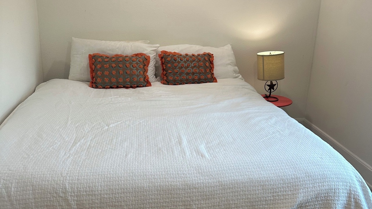 Photo of Bedroom in Navarro County