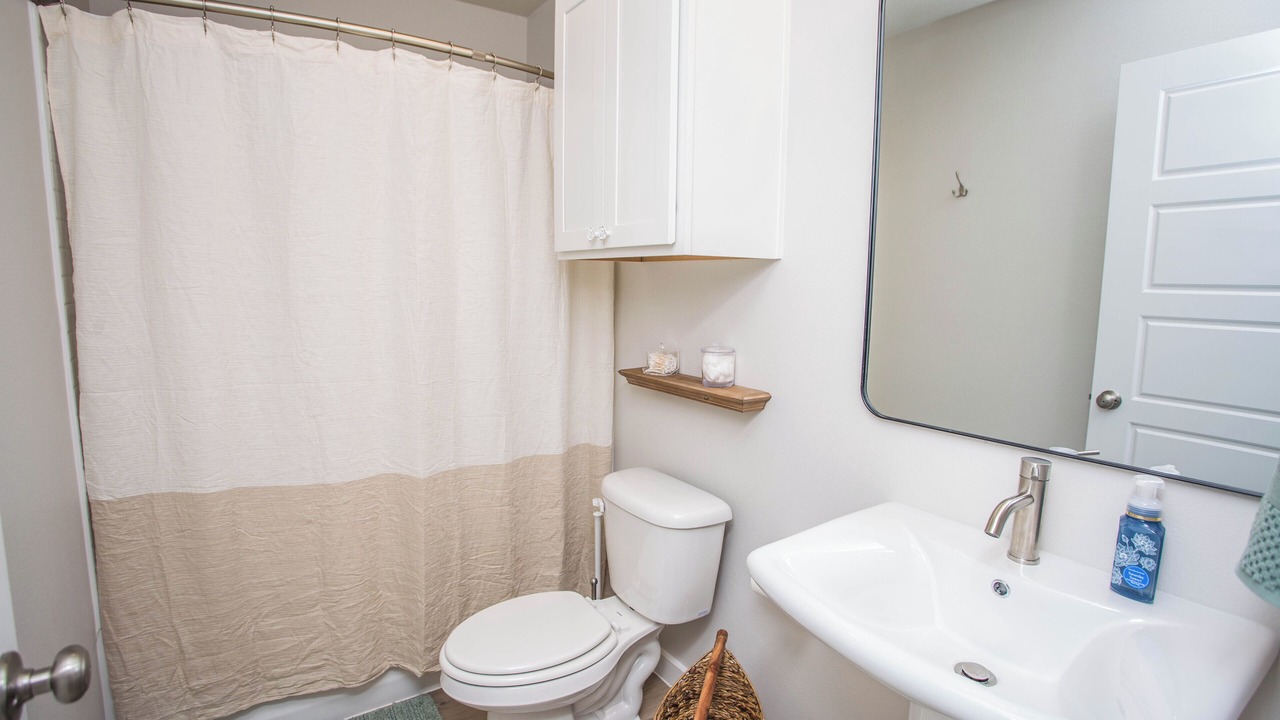 Photo of Bathroom in North by Northwest
