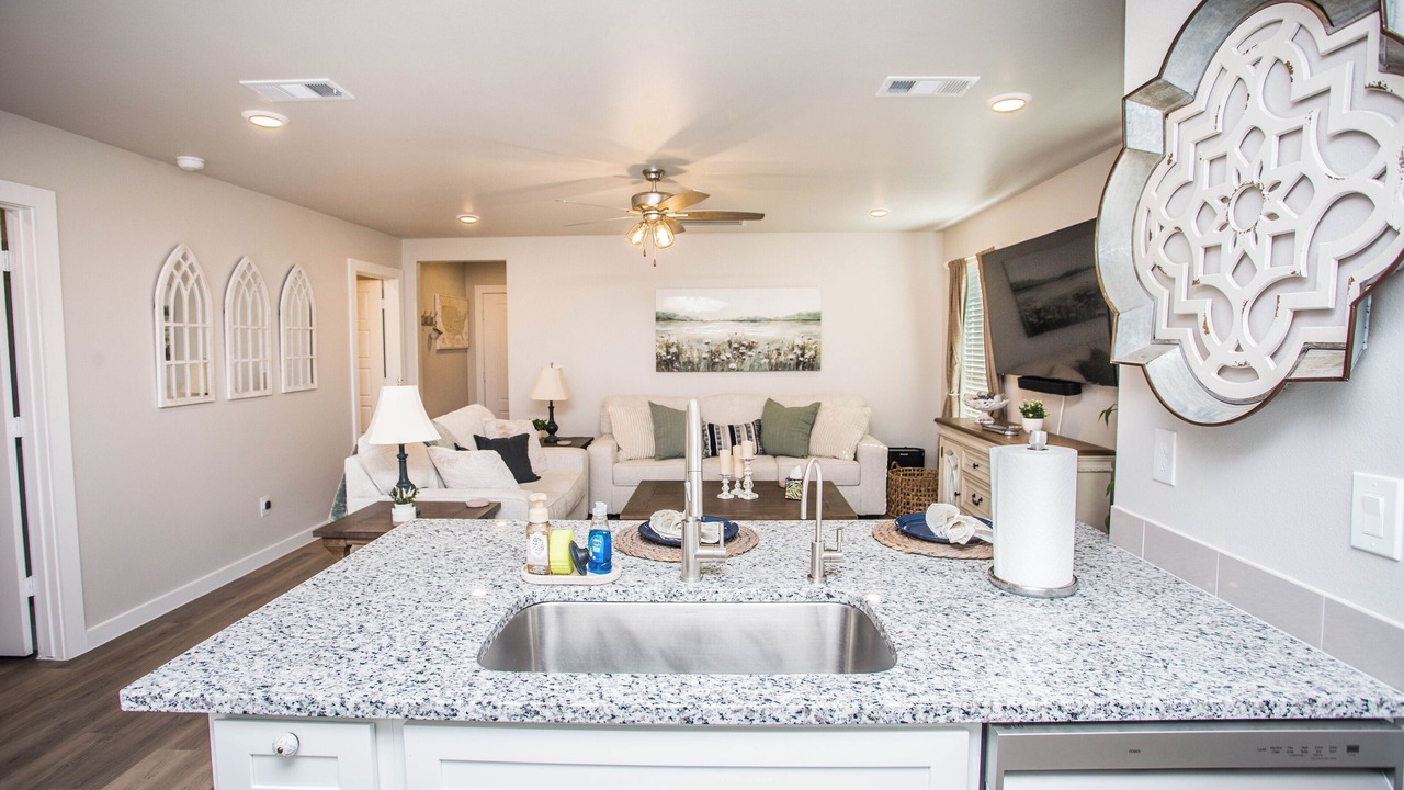 Photo of Livingroom in North by Northwest