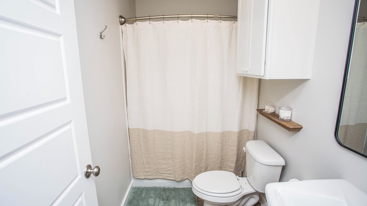 Photo of Bathroom in North by Northwest