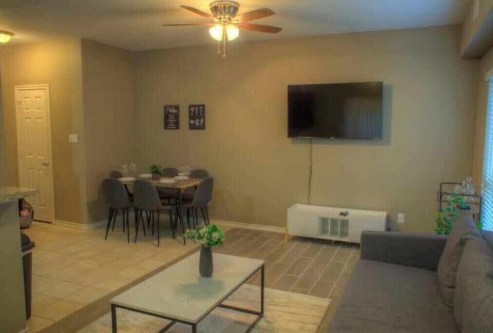Photo of Livingroom in Roman Forest