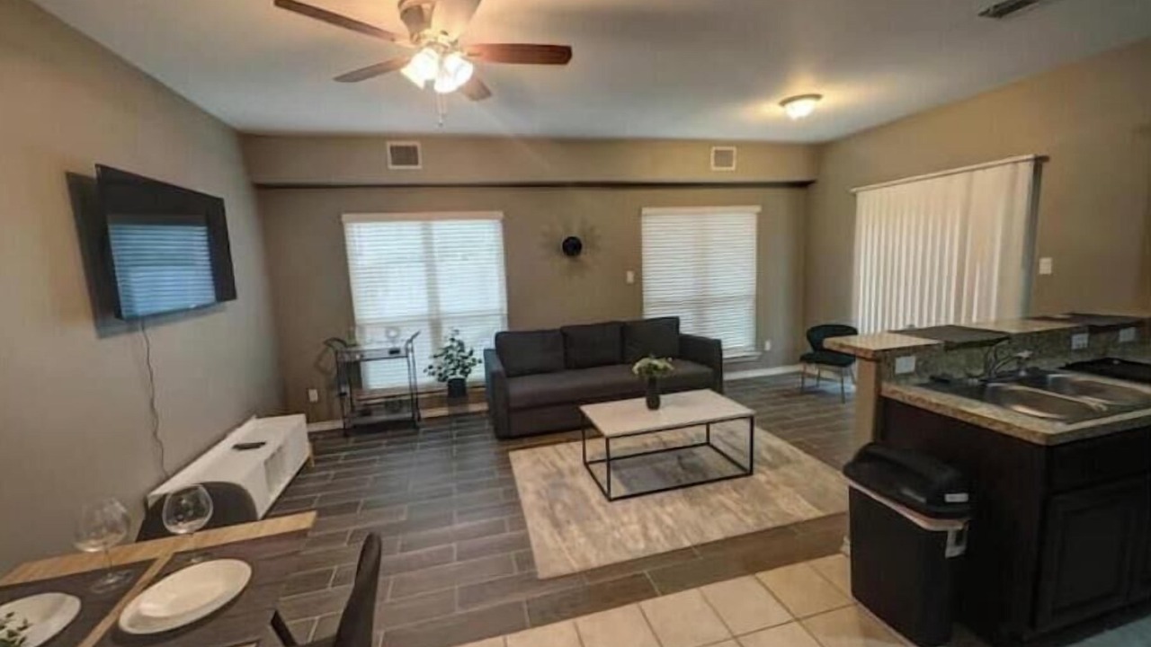 Photo of Livingroom in Roman Forest