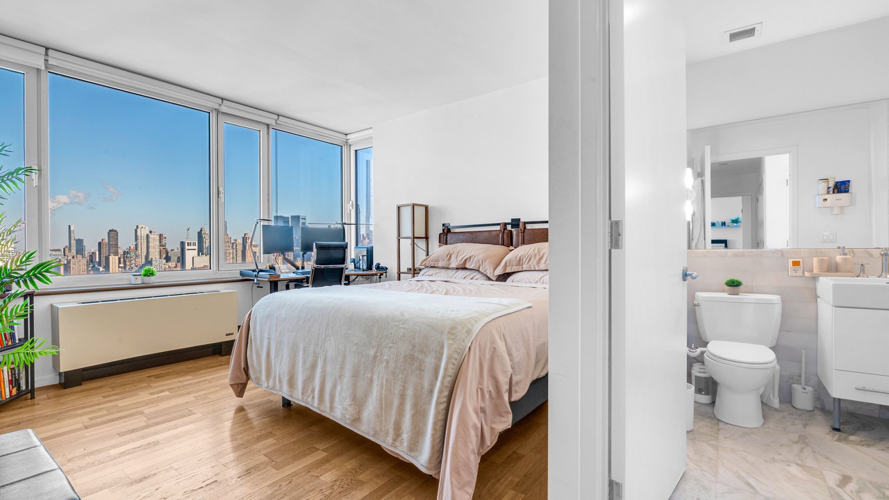 Photo of Bedroom in Midtown West