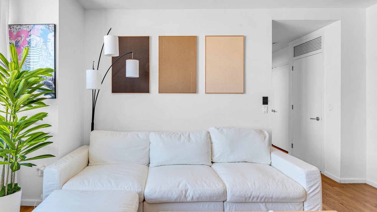 Photo of Livingroom in Midtown West