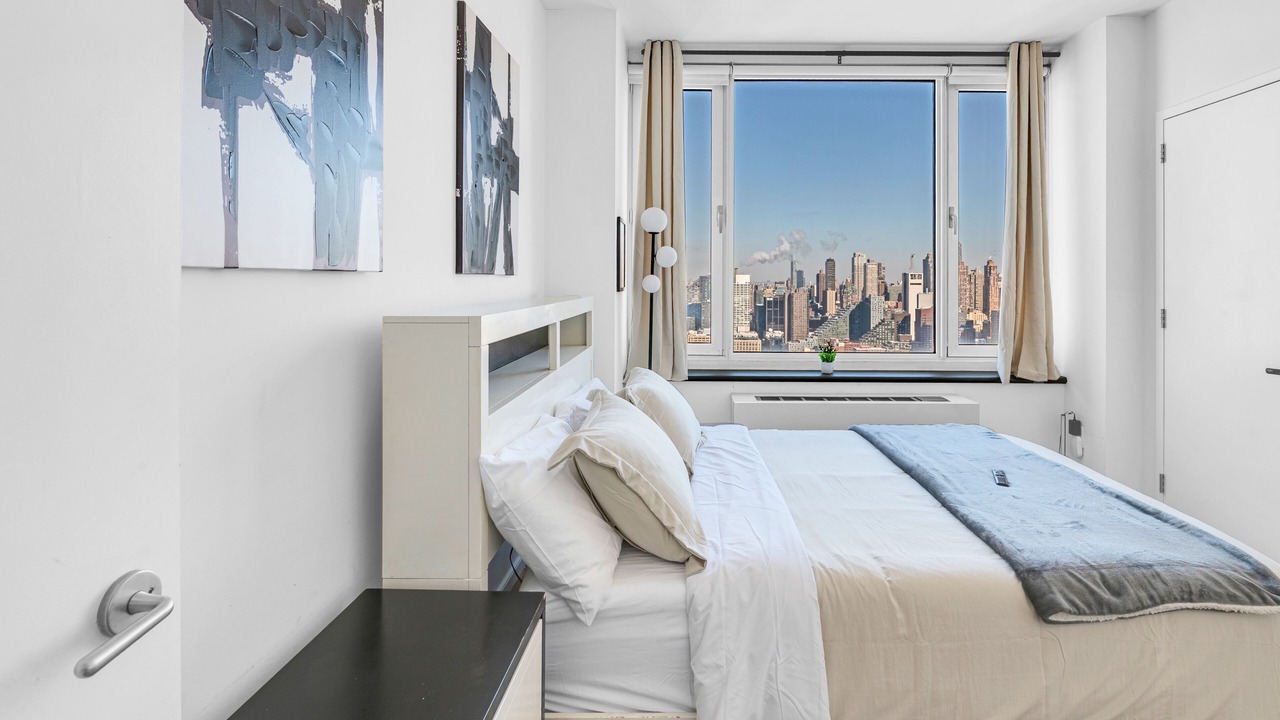 Photo of Bedroom in Midtown West