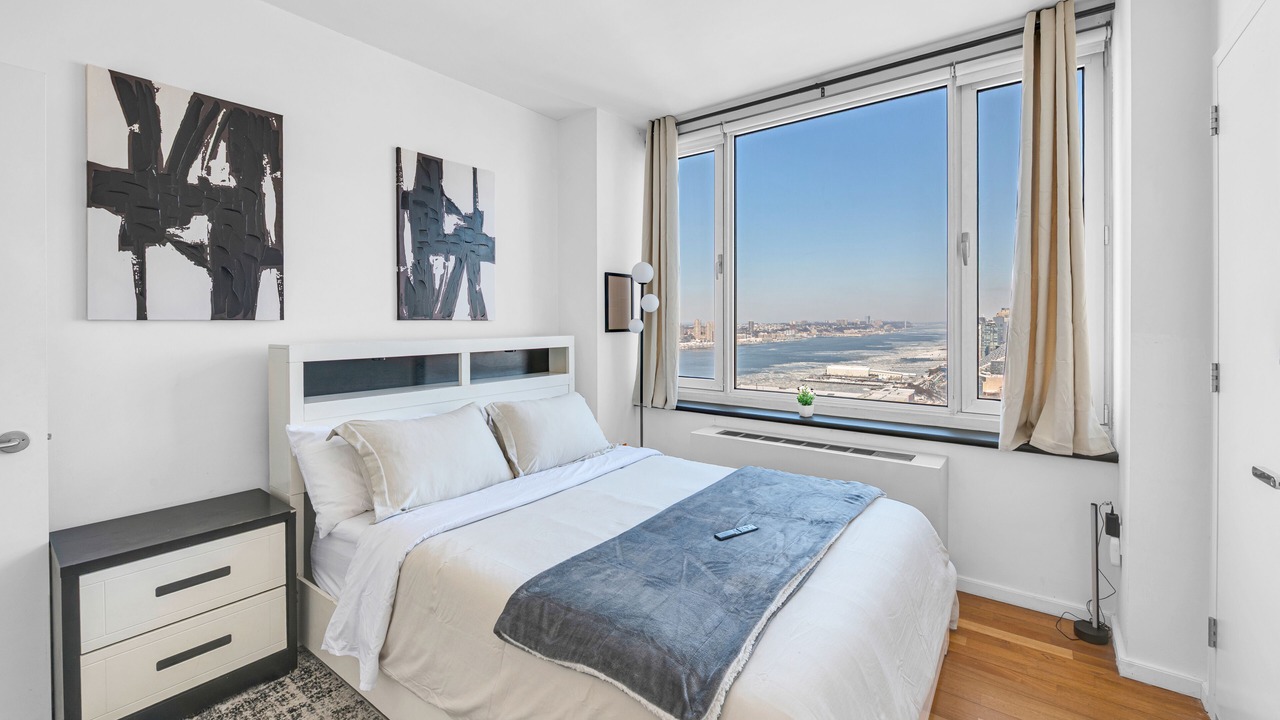 Photo of Bedroom in Midtown West