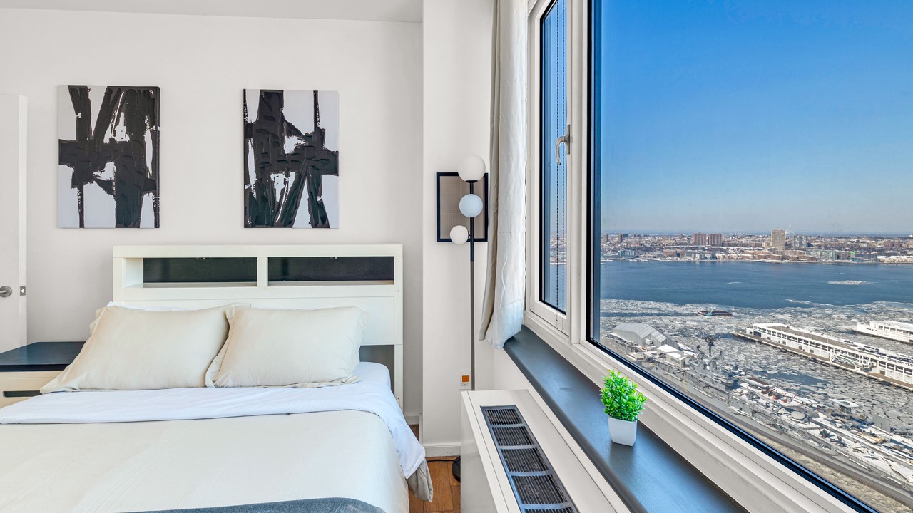 Photo of Bedroom in Midtown West