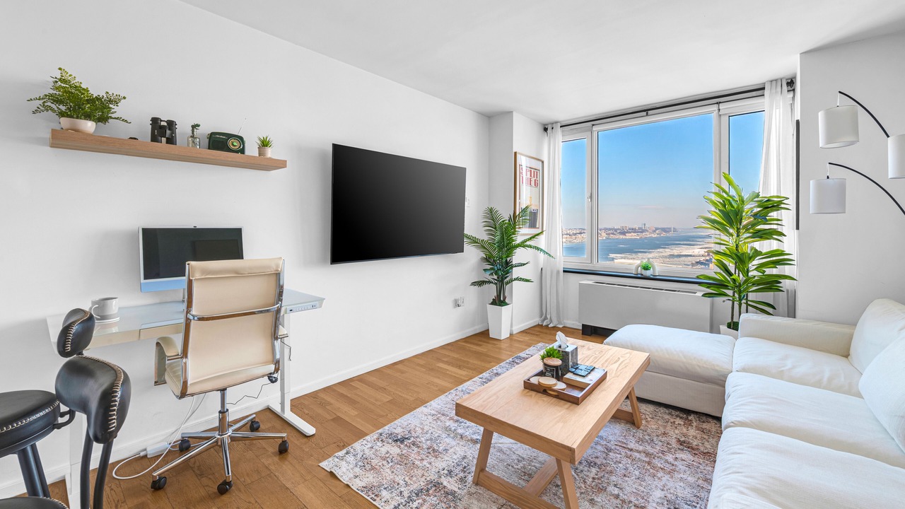 Photo of Livingroom in Midtown West