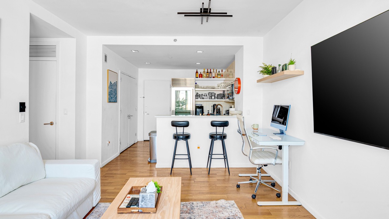 Photo of Livingroom in Midtown West