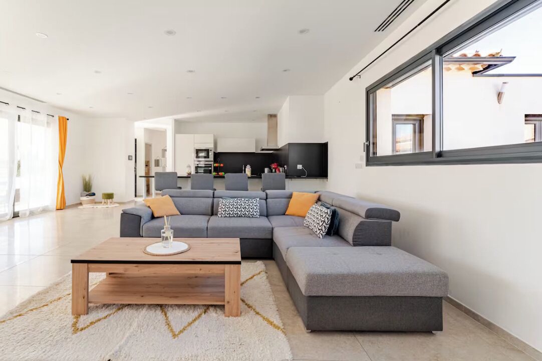 Photo of Livingroom in Saint-Quentin-la-Poterie