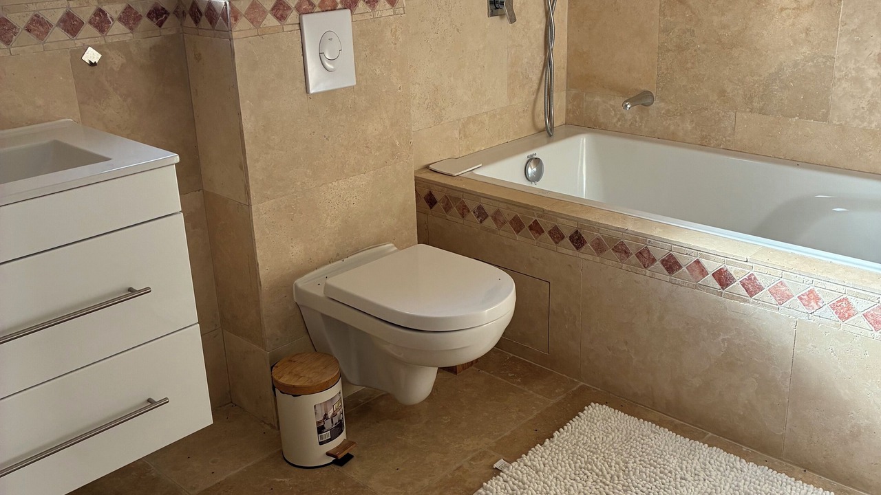 Photo of Bathroom in Saint-Quentin-la-Poterie