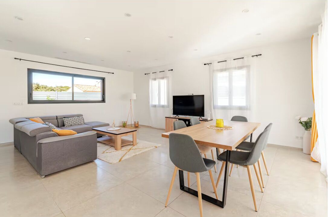 Photo of Livingroom in Saint-Quentin-la-Poterie