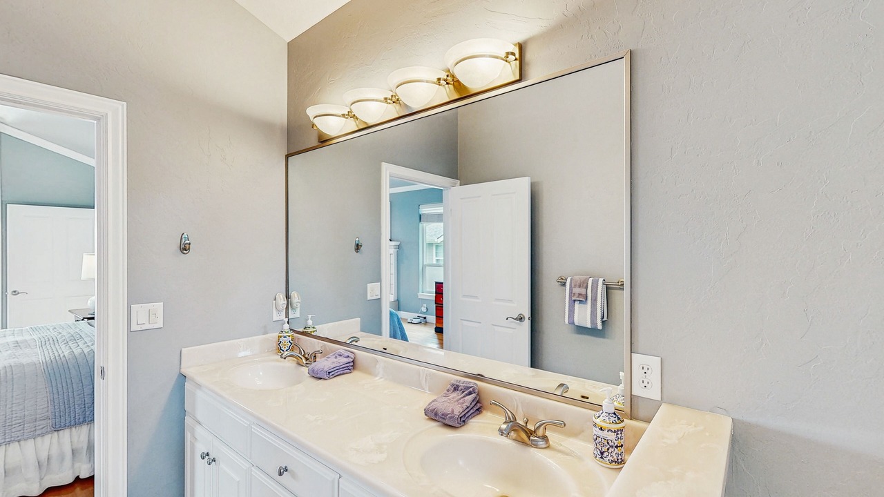 Photo of Bathroom in Harbor