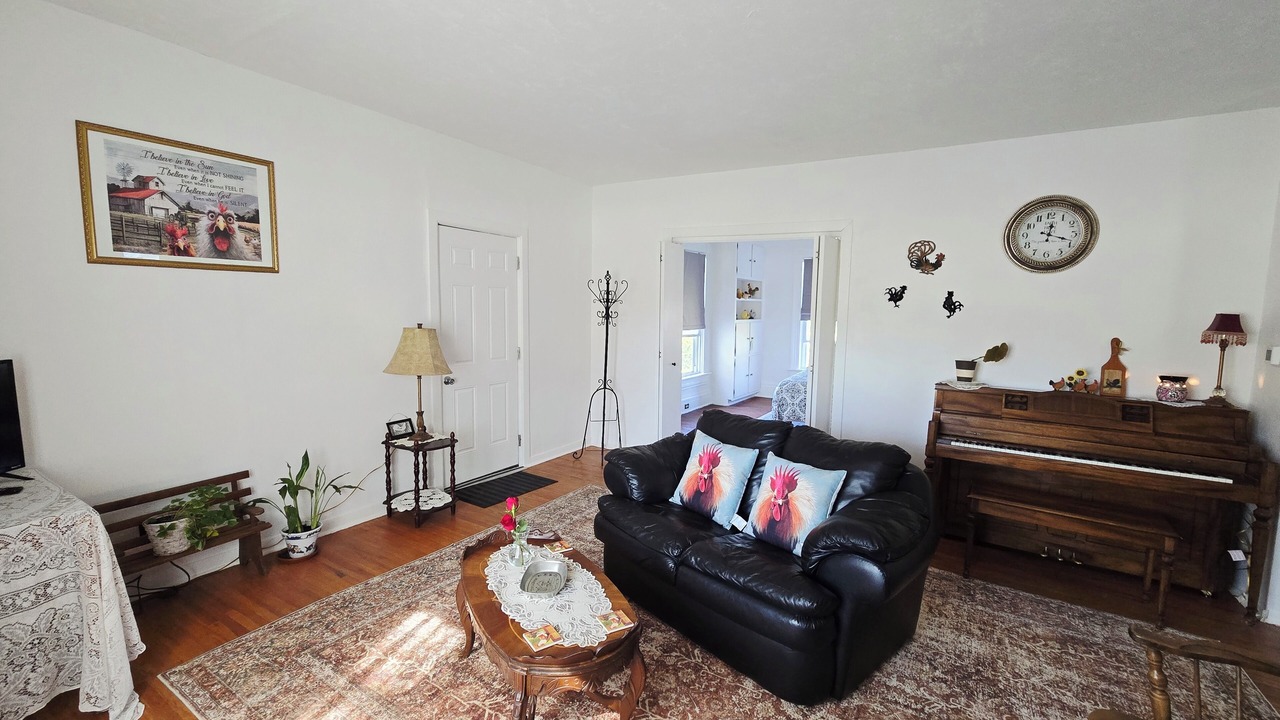 Photo of Livingroom in Corning
