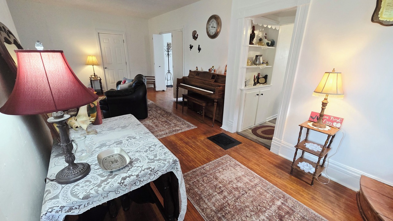Photo of Livingroom in Corning