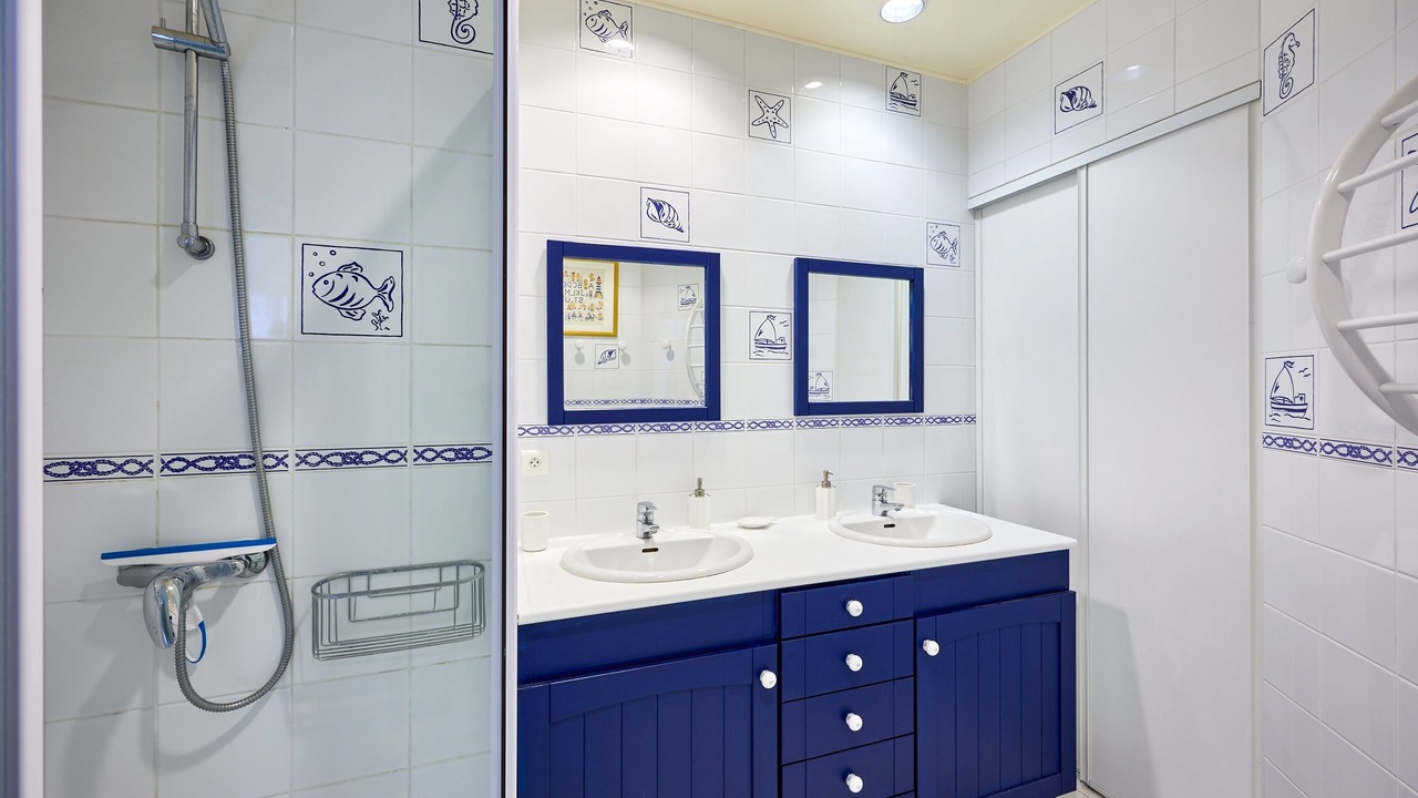 Photo of Bathroom in Barneville-Carteret