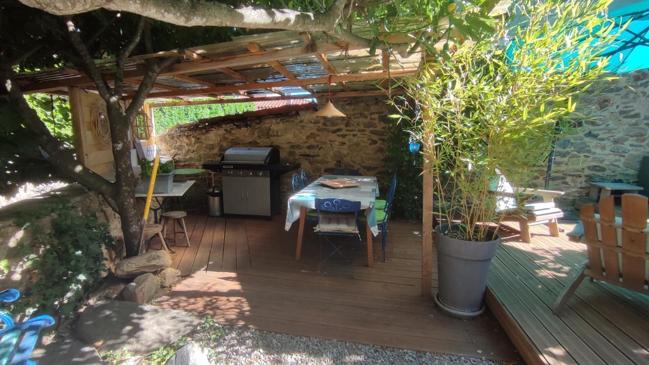 Photo of Outdoor in Clara