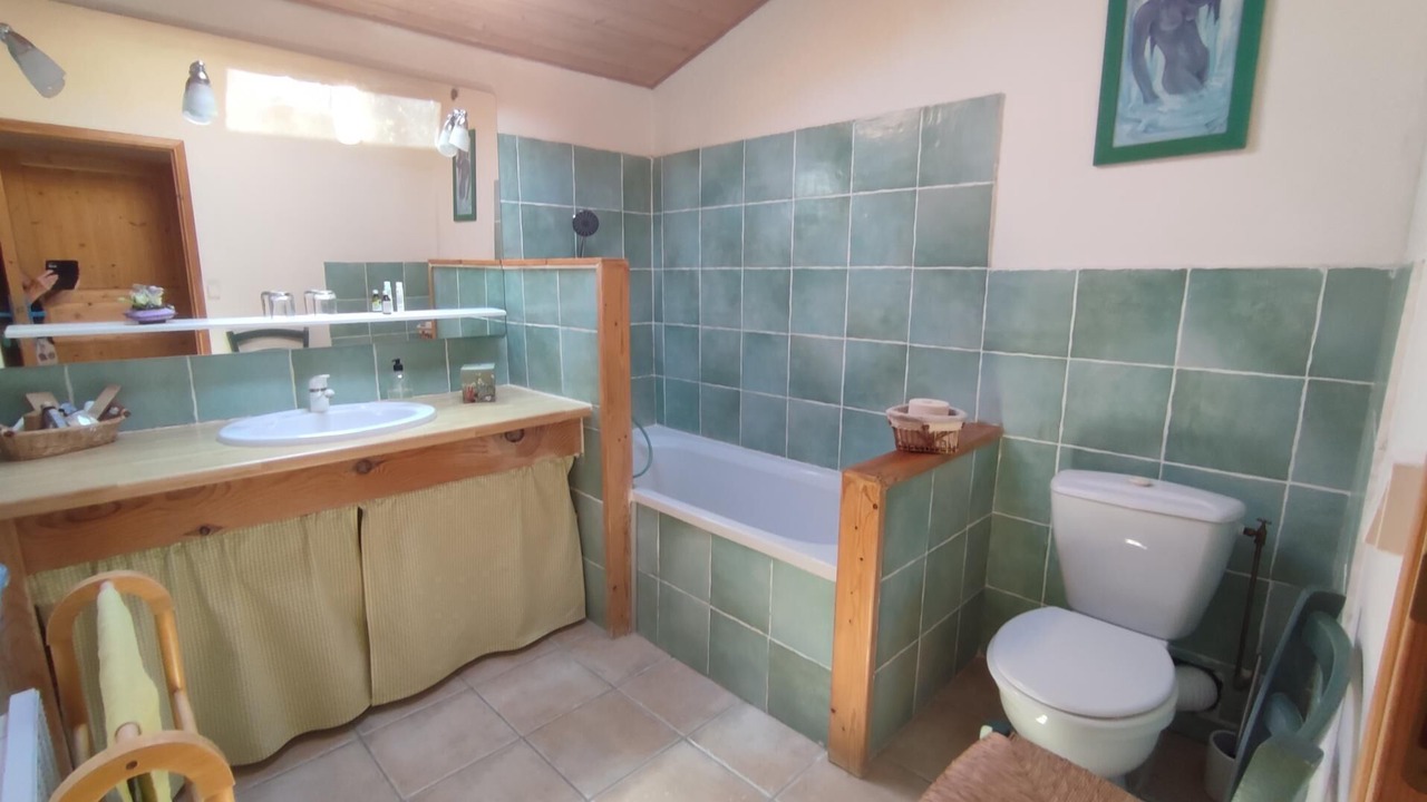 Photo of Bathroom in Clara