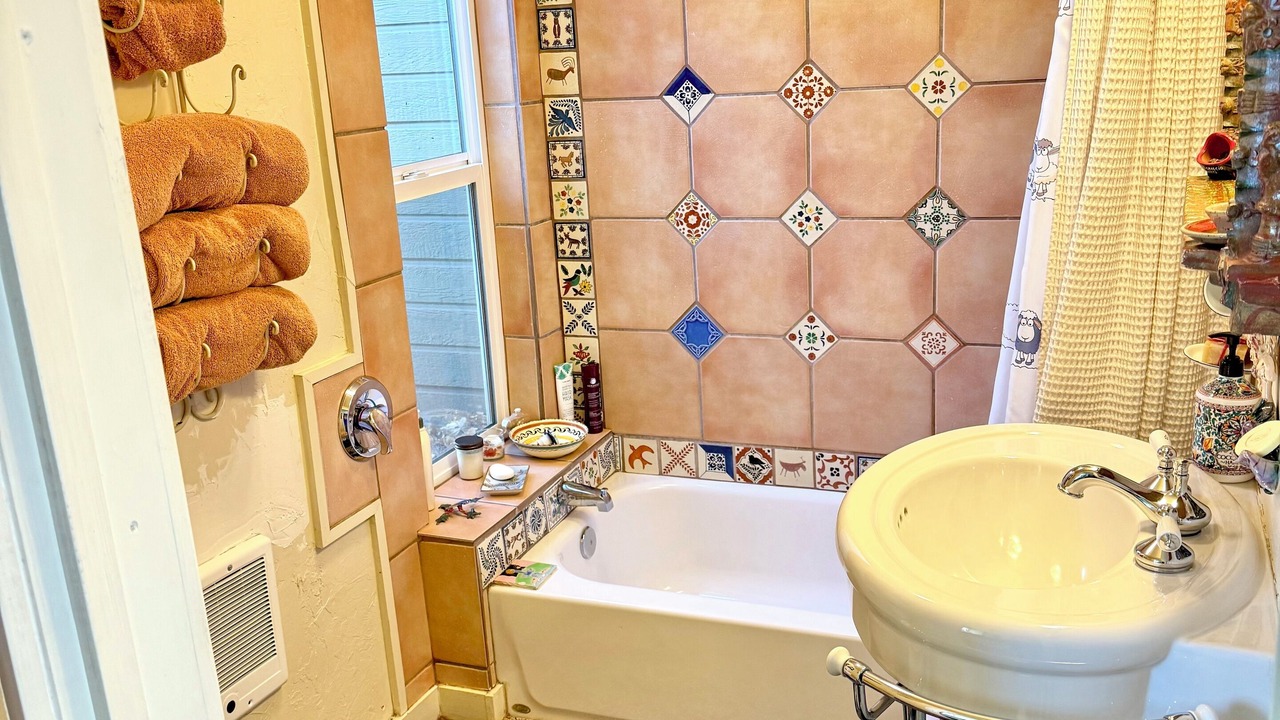 Photo of Bathroom in Plush