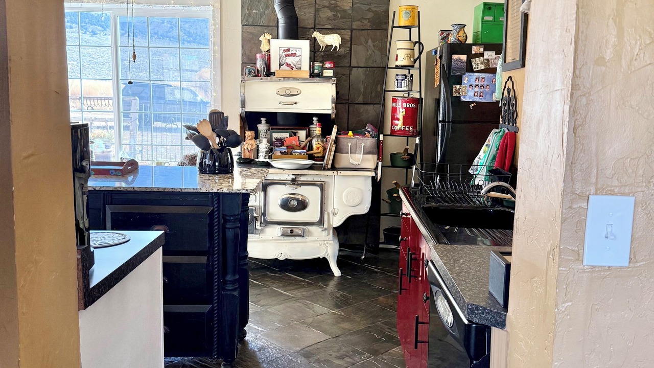 Photo of Kitchen in Plush