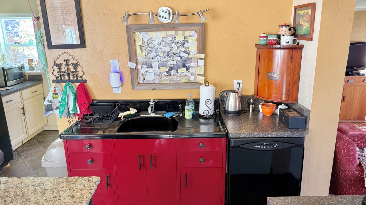 Photo of Kitchen in Plush