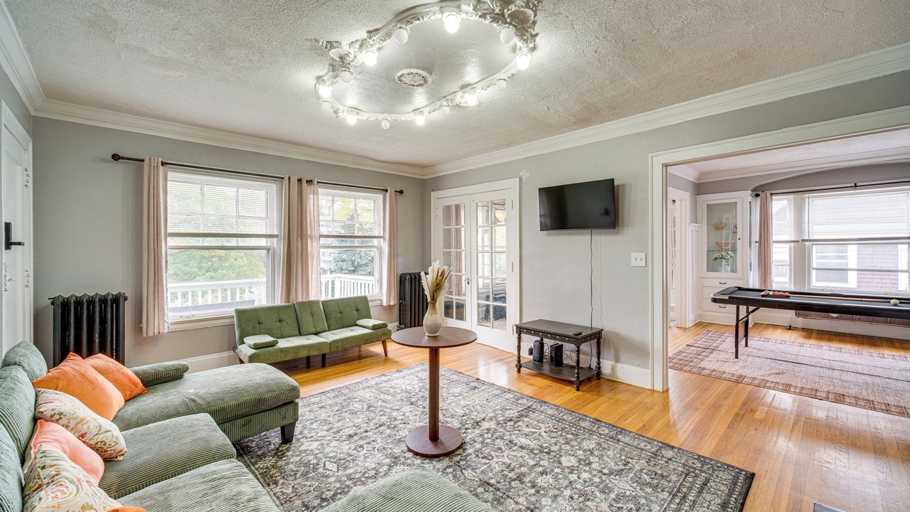 Photo of Livingroom in Cleveland