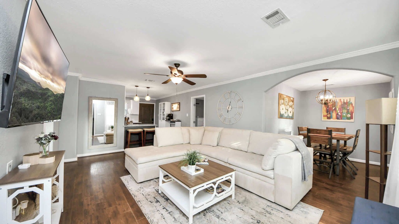Photo of Livingroom in Foster Place