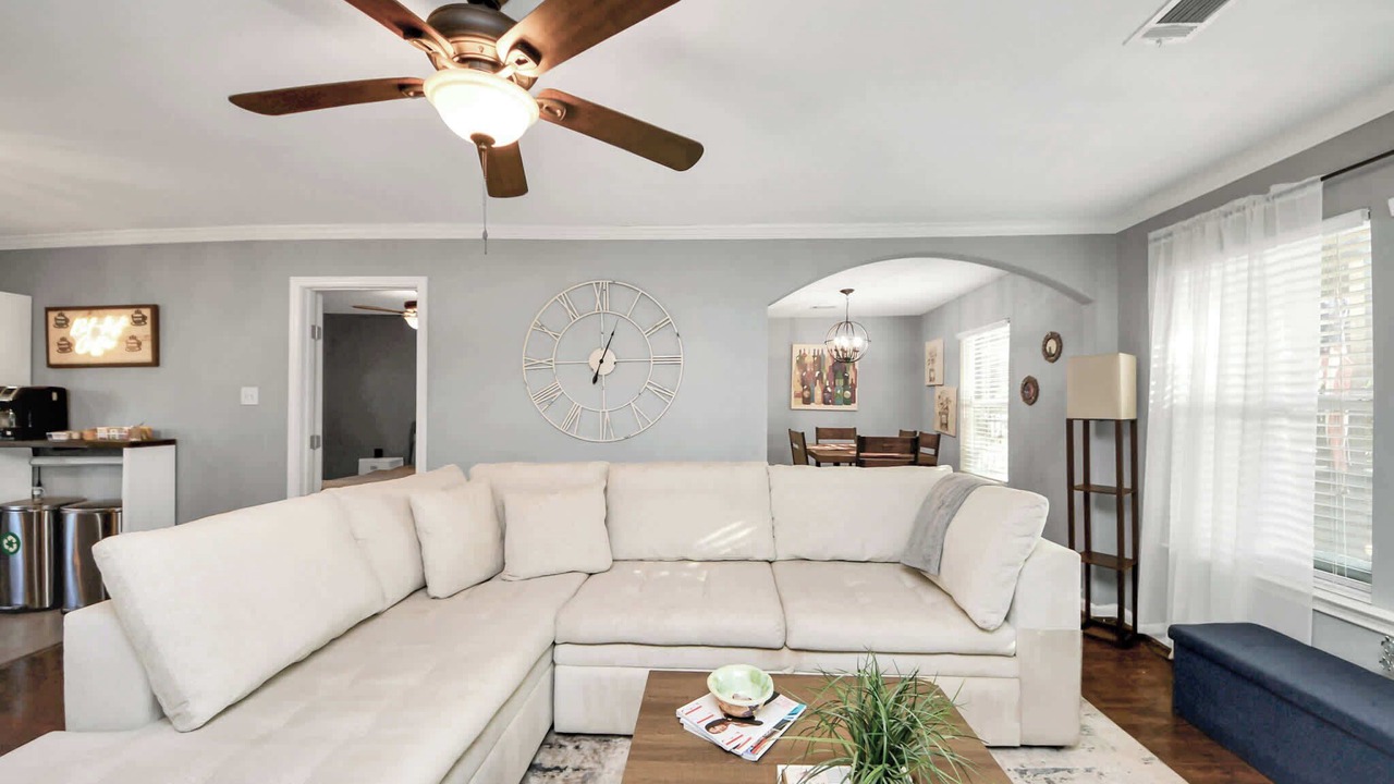 Photo of Livingroom in Foster Place