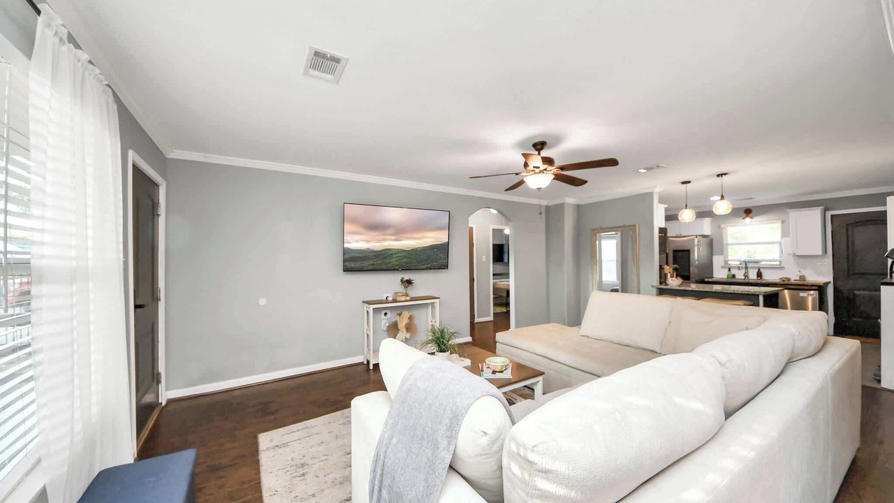 Photo of Livingroom in Foster Place