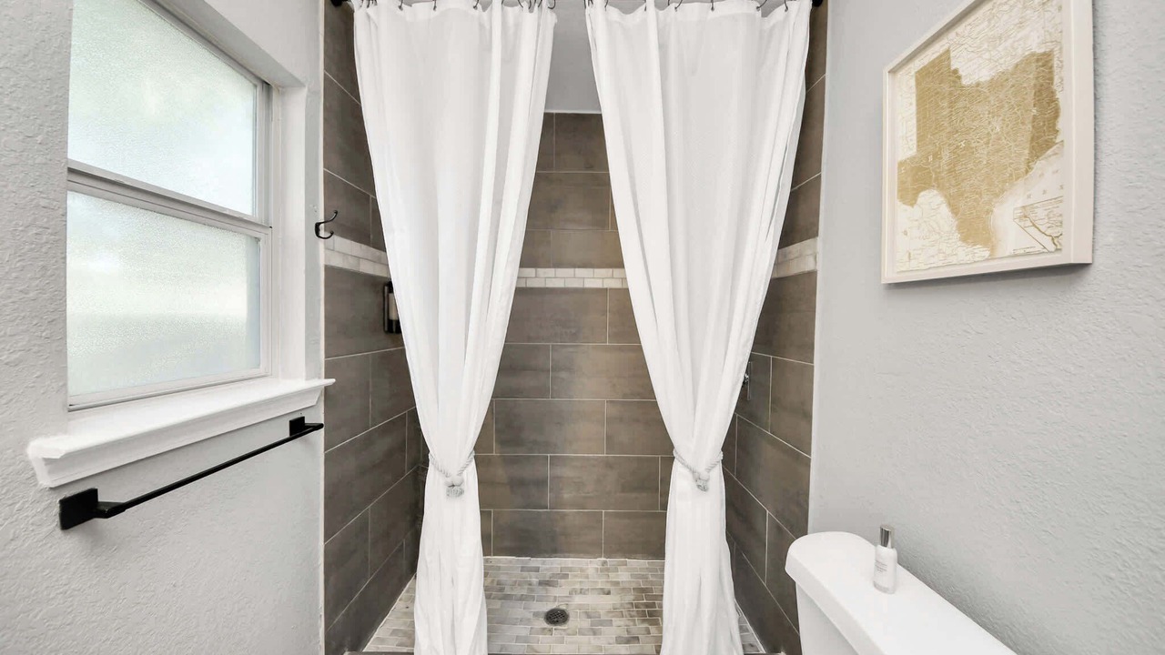 Photo of Bathroom in Foster Place