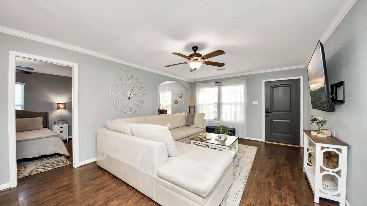 Photo of Livingroom in Foster Place