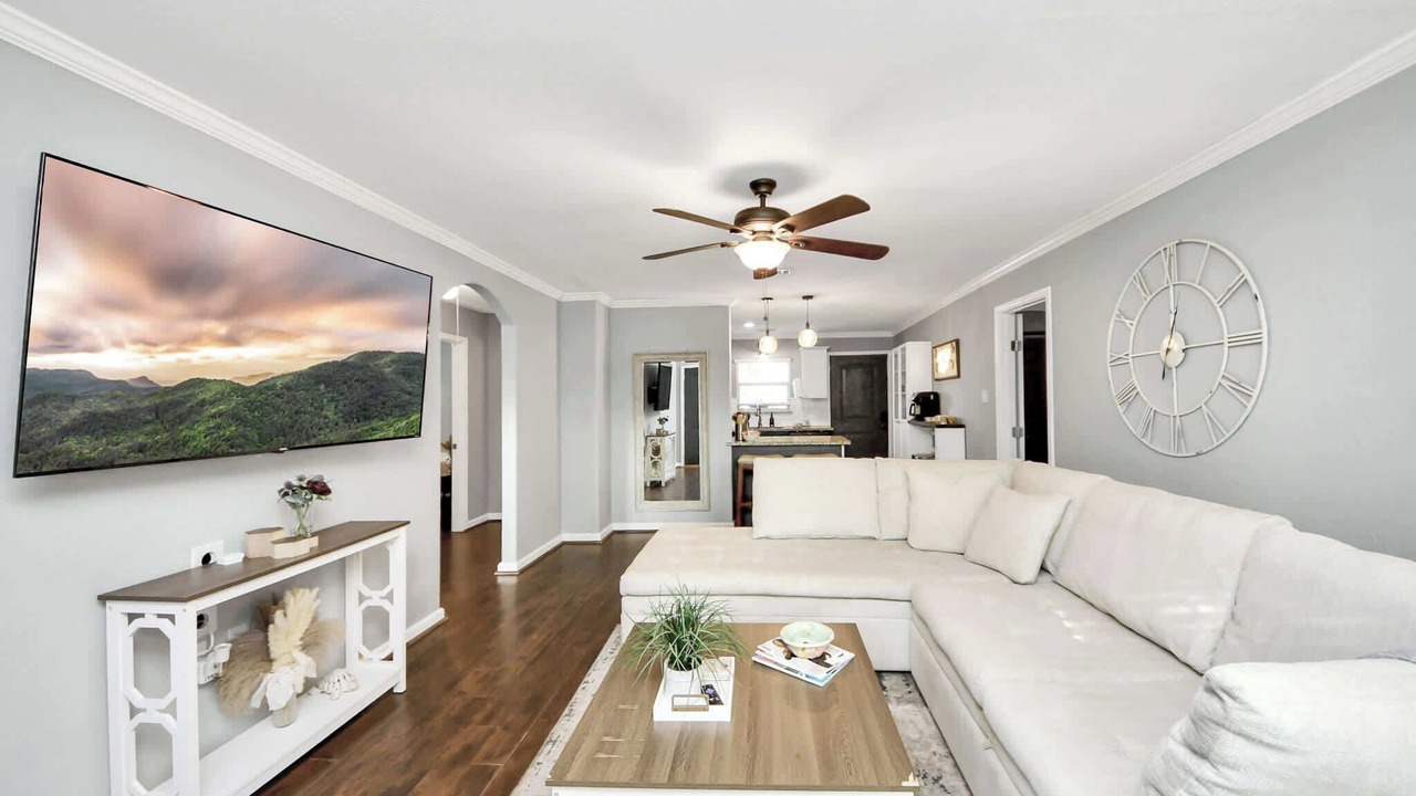 Photo of Livingroom in Foster Place