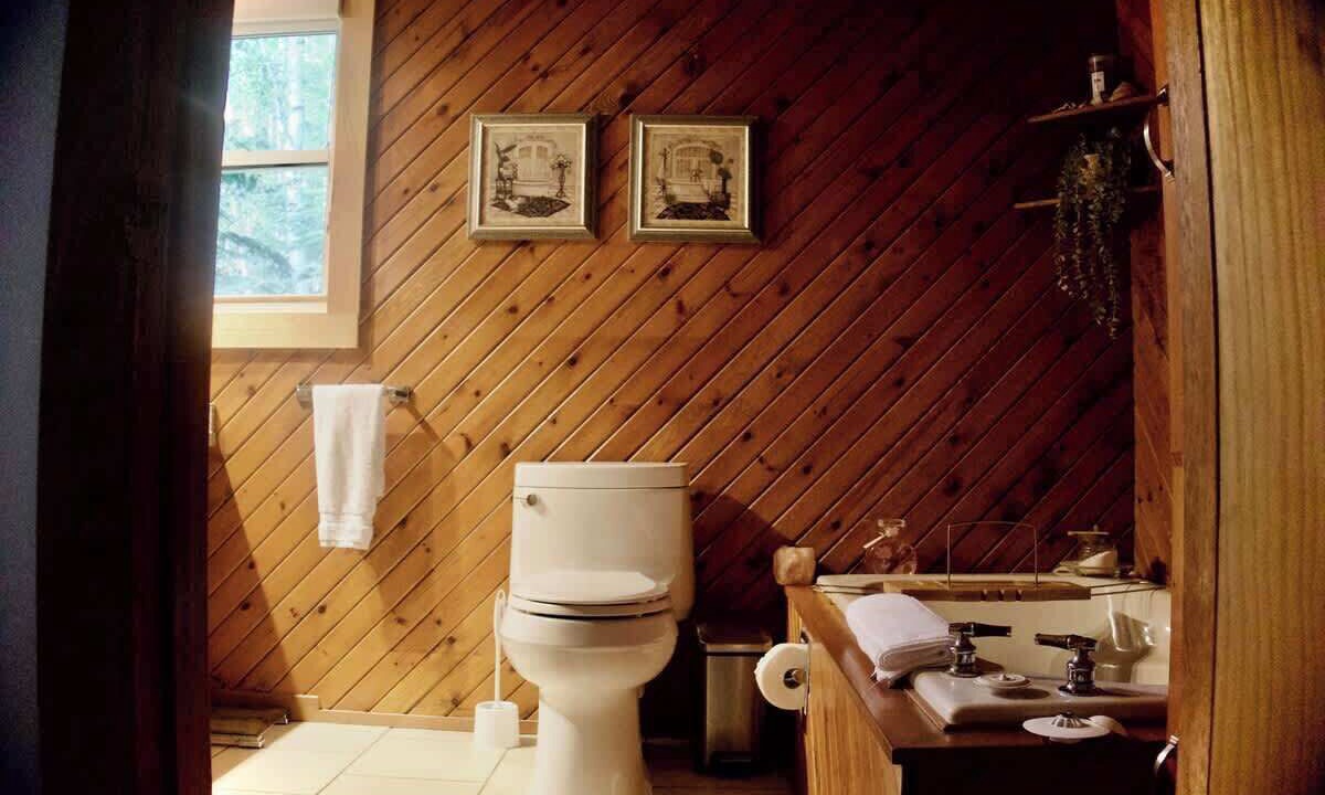 Photo of Bathroom in Eagle Lake