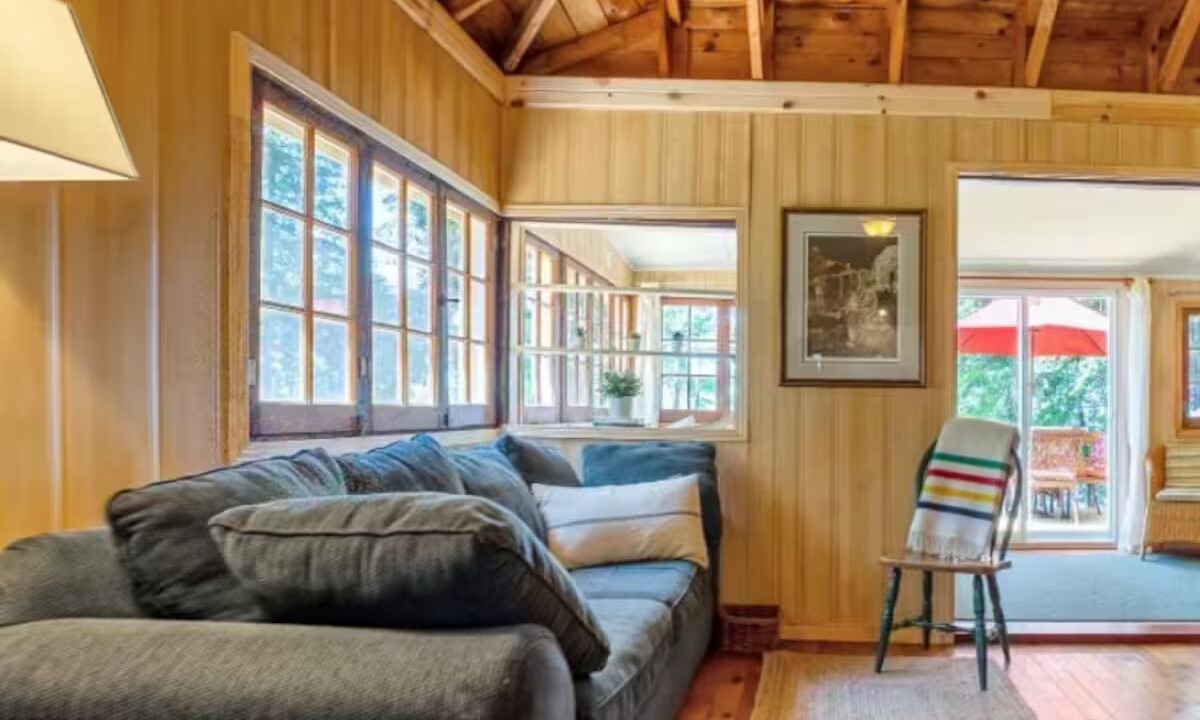 Photo of Livingroom in Burnt River