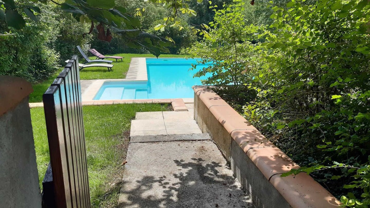 Photo of Outdoor in Naves