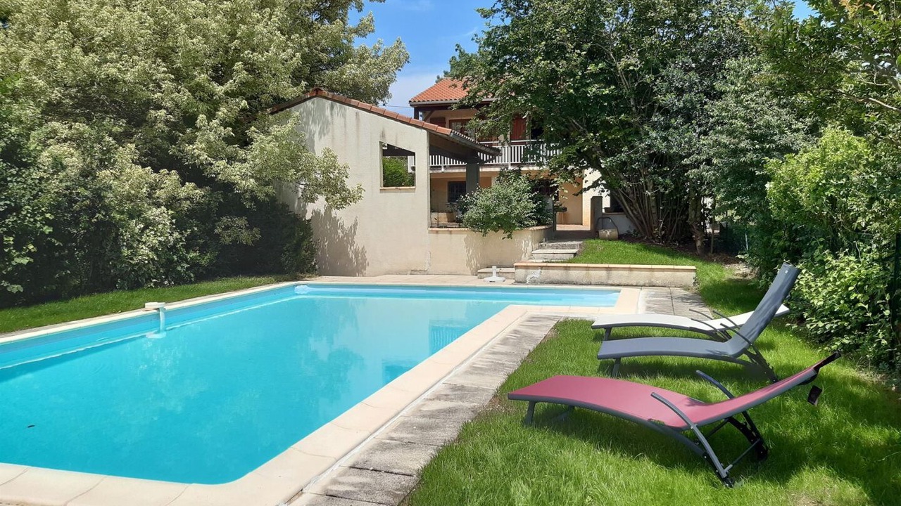 Photo of Outdoor in Naves