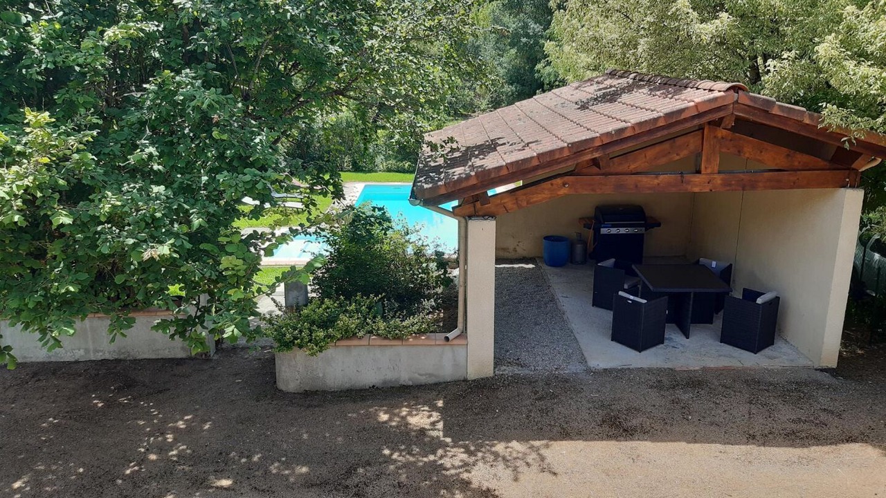 Photo of Outdoor in Naves