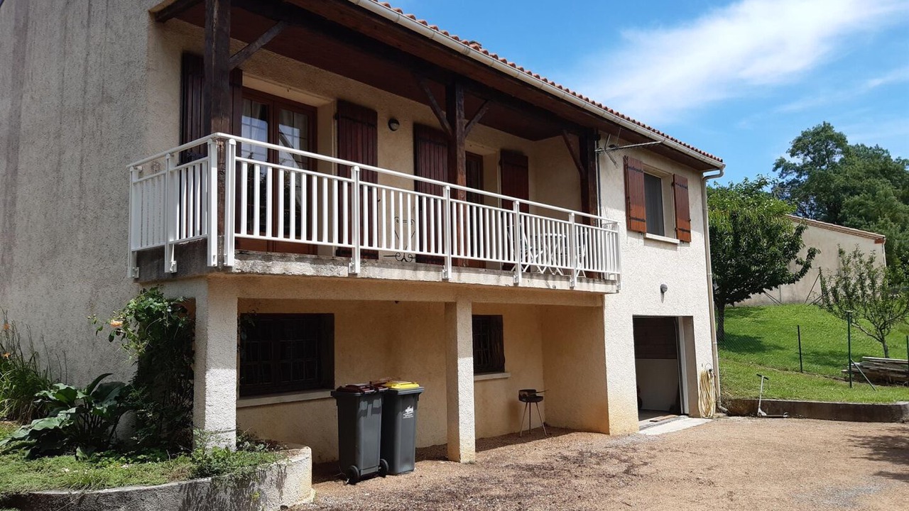 Photo of Outdoor in Naves