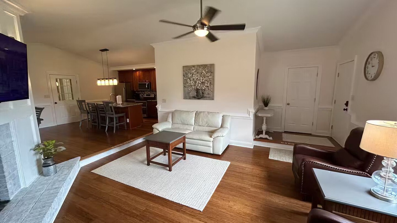 Photo of Livingroom in Garner